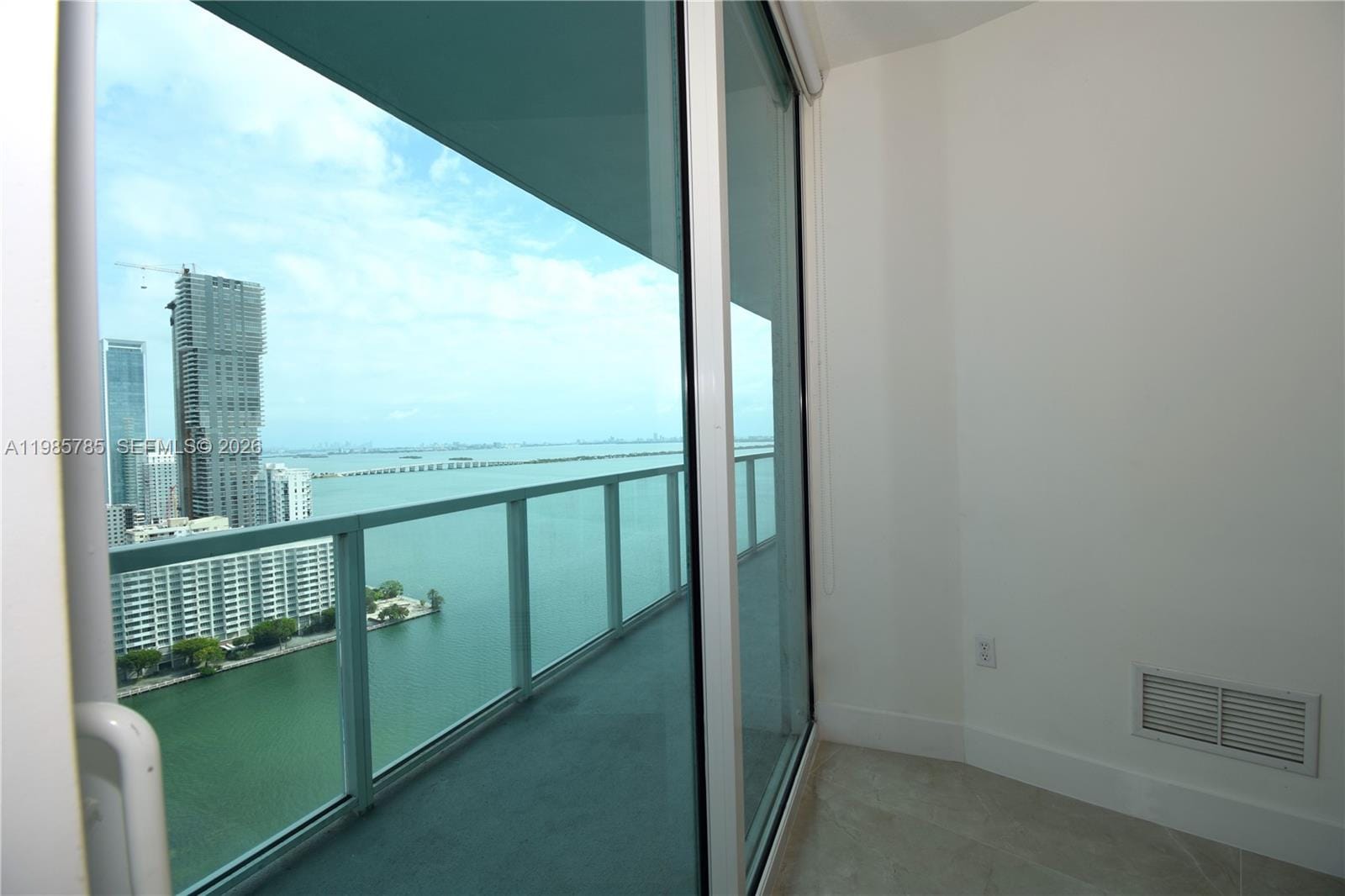 1900 N Bayshore Drive 2804, Miami, FL 33132 photo 15
