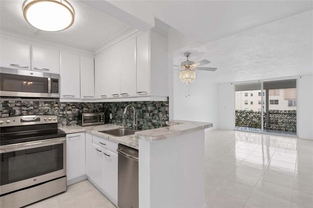 2841 Somerset Drive 311, Lauderdale Lakes, FL 33311
