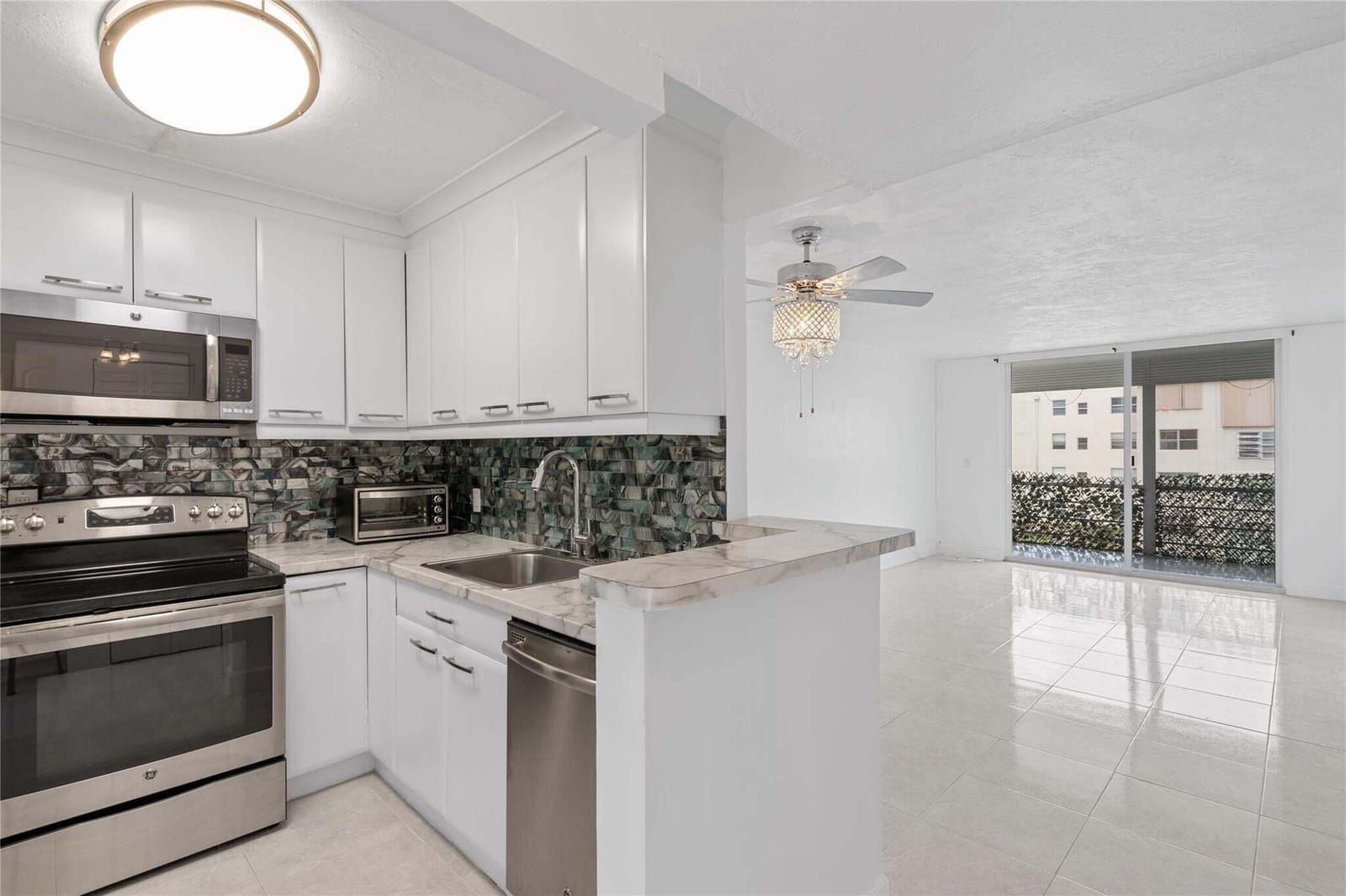 2841 Somerset Drive 311, Lauderdale Lakes, FL 33311