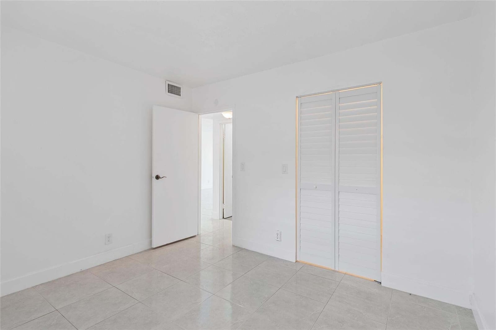 2841 Somerset Drive 311, Lauderdale Lakes, FL 33311 photo 15