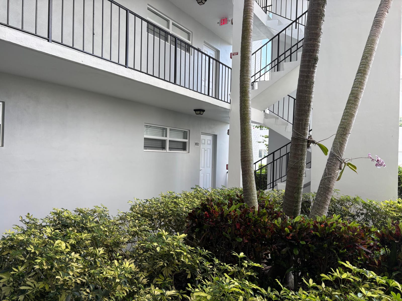11 Colonial Club Drive 105, Boynton Beach, FL 33435 photo 3