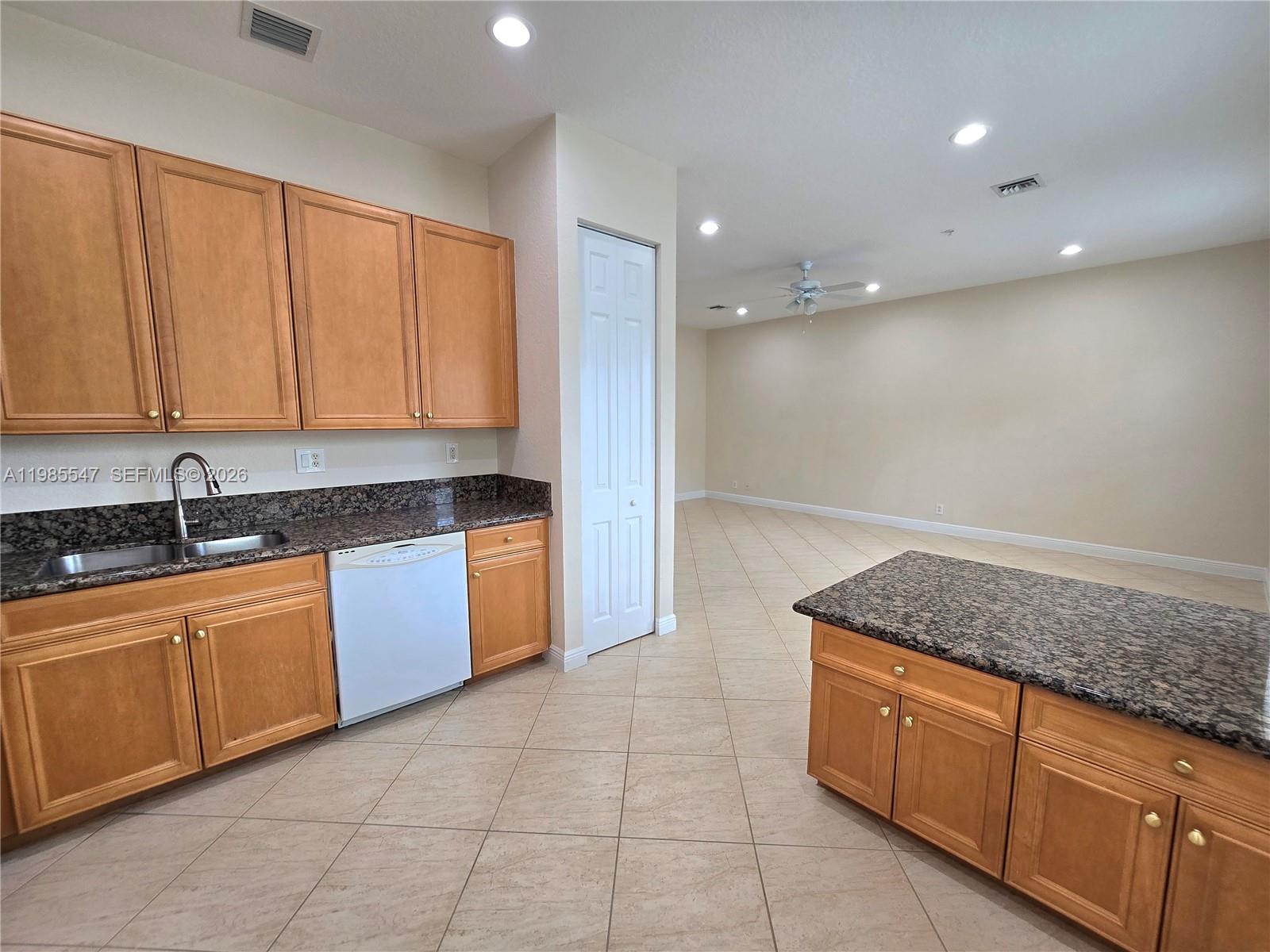6841 N Lakeside Circle N 109-1, Davie, FL 33314 photo 18
