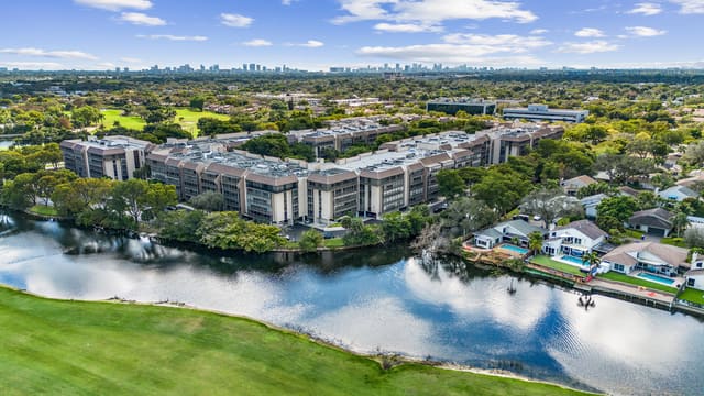 2802 N 46th Avenue B513, Hollywood, FL 33021