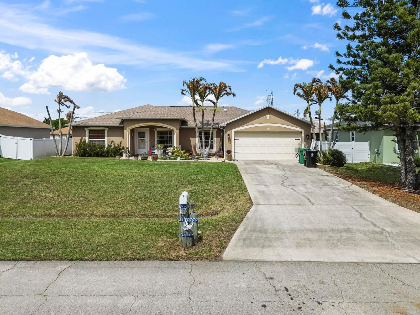 311 SW Dustin Avenue, Port St. Lucie, FL 34953 photo 2
