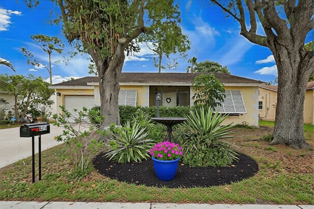 6374 Summer Sky Lane, sold in Lucerne Homes East 4, Greenacres, FL