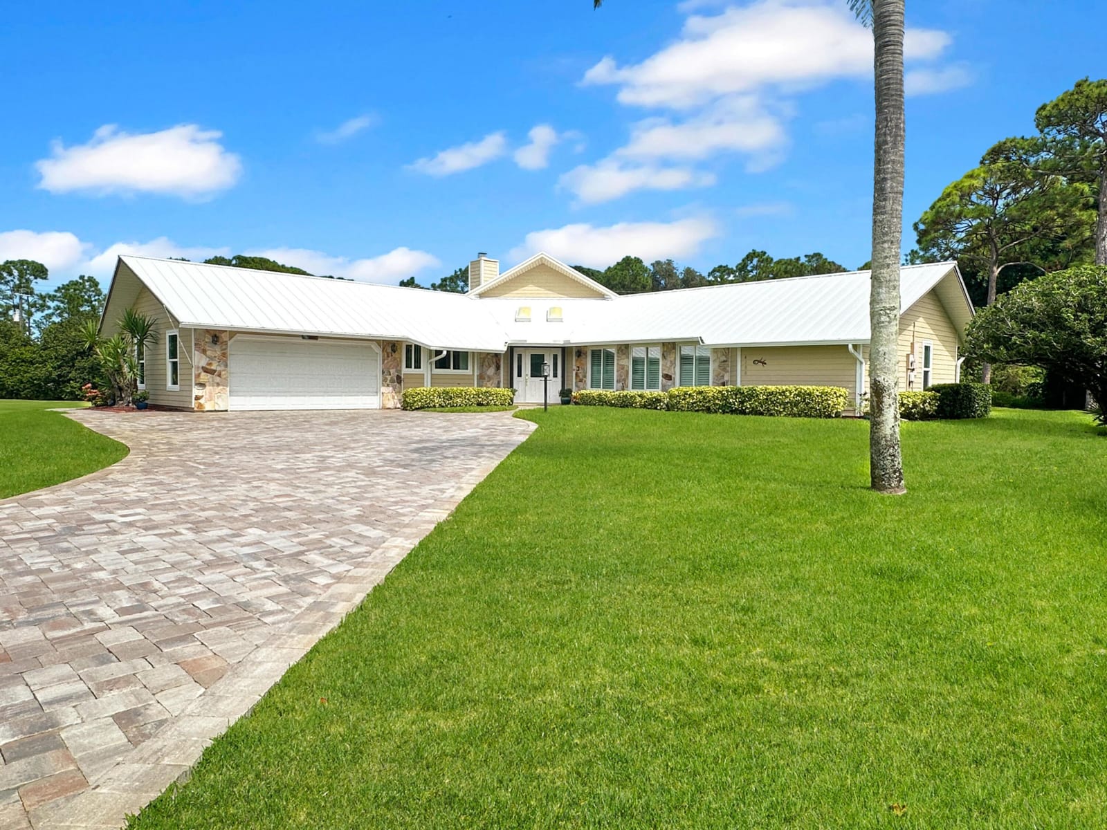 4100 Smokey Pines Court, Fort Pierce, FL 34951