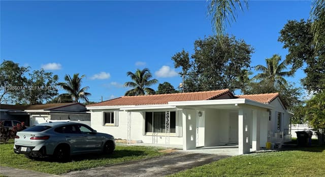 2400 N 57th Way 0, Hollywood, FL 33021