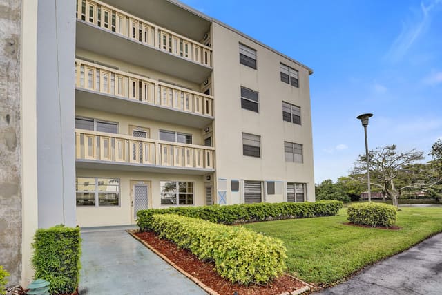 1033 Ainslie C, sold in Ainslie At Century Village Condo, Boca Raton, FL