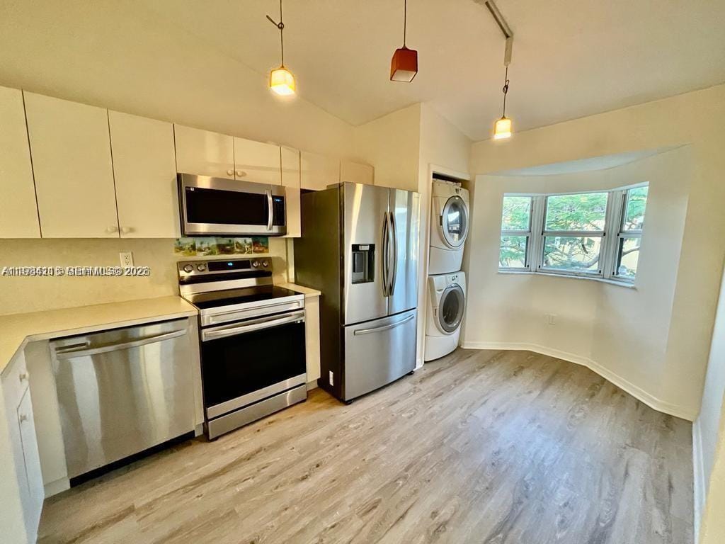 975 NE 33rd Terrace 203 — photo 2
