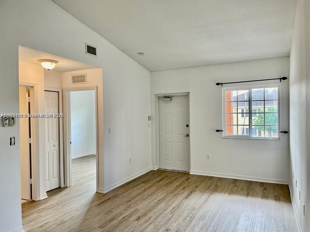 975 NE 33rd Terrace 203 — photo 6