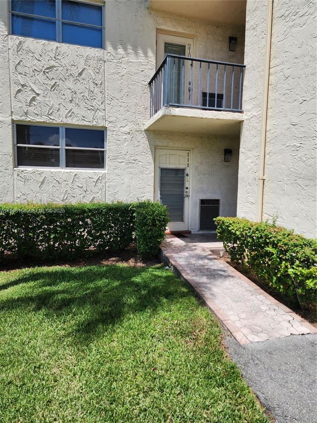 681 S Hollybrook Drive 110, Pembroke Pines, FL 33025