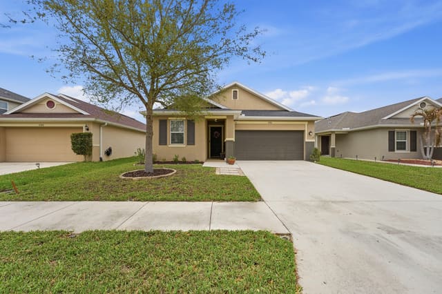 5150 NW Pine Trail Circle, sold in Pine Trace Third Replat, Port St Lucie, FL