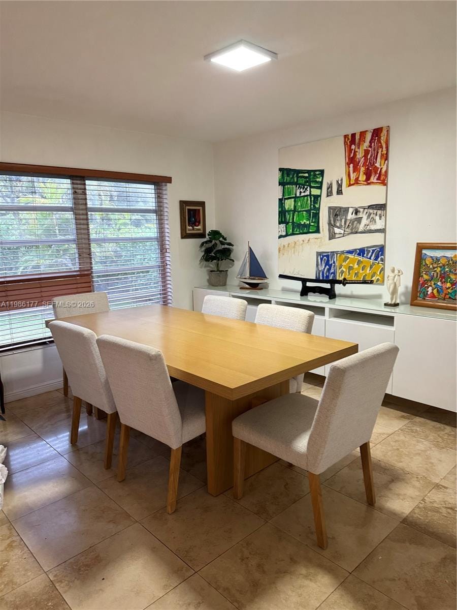 1208 Bird Road — photo 3