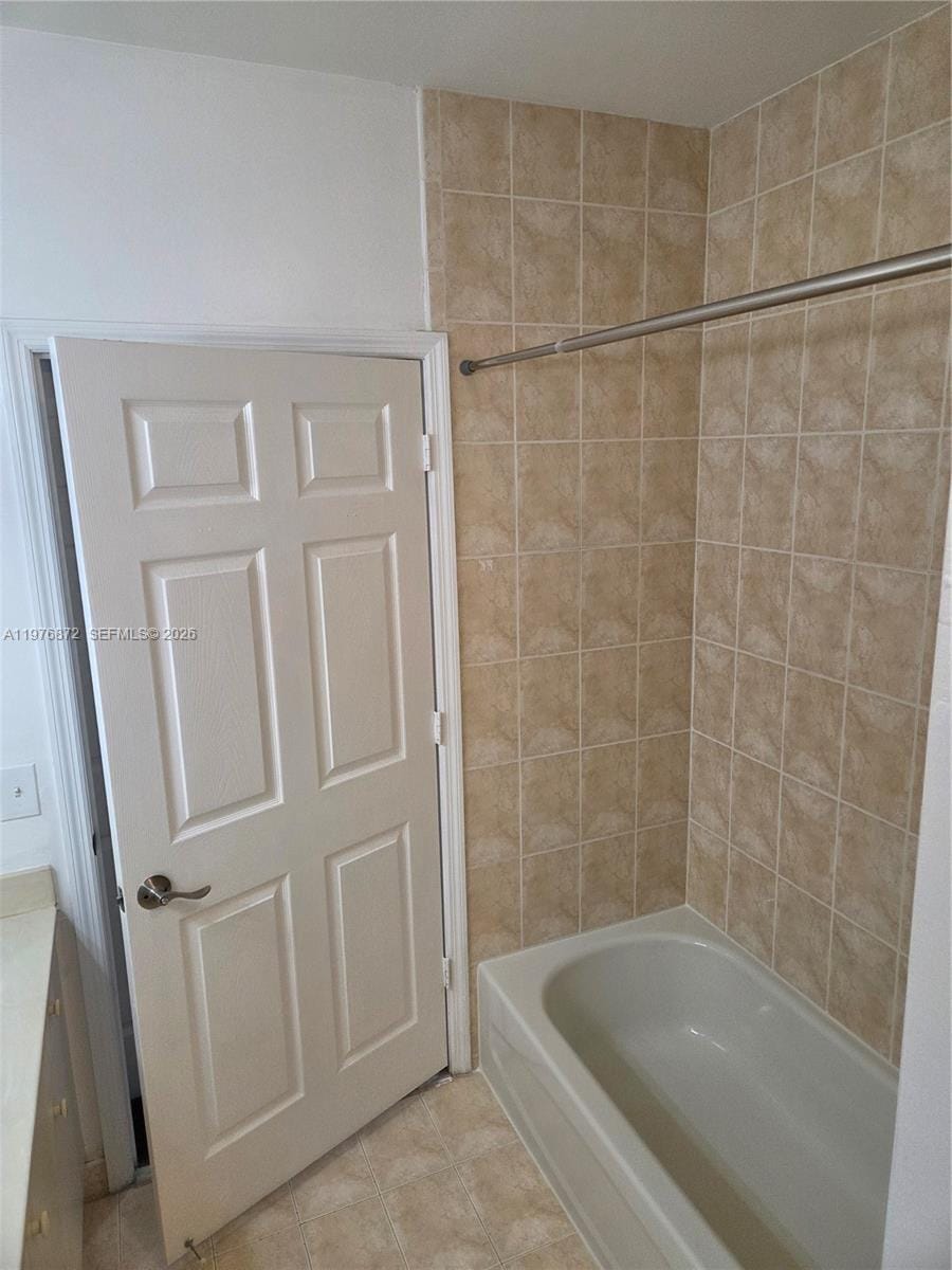 2630 NE 3rd Drive 101 — photo 7