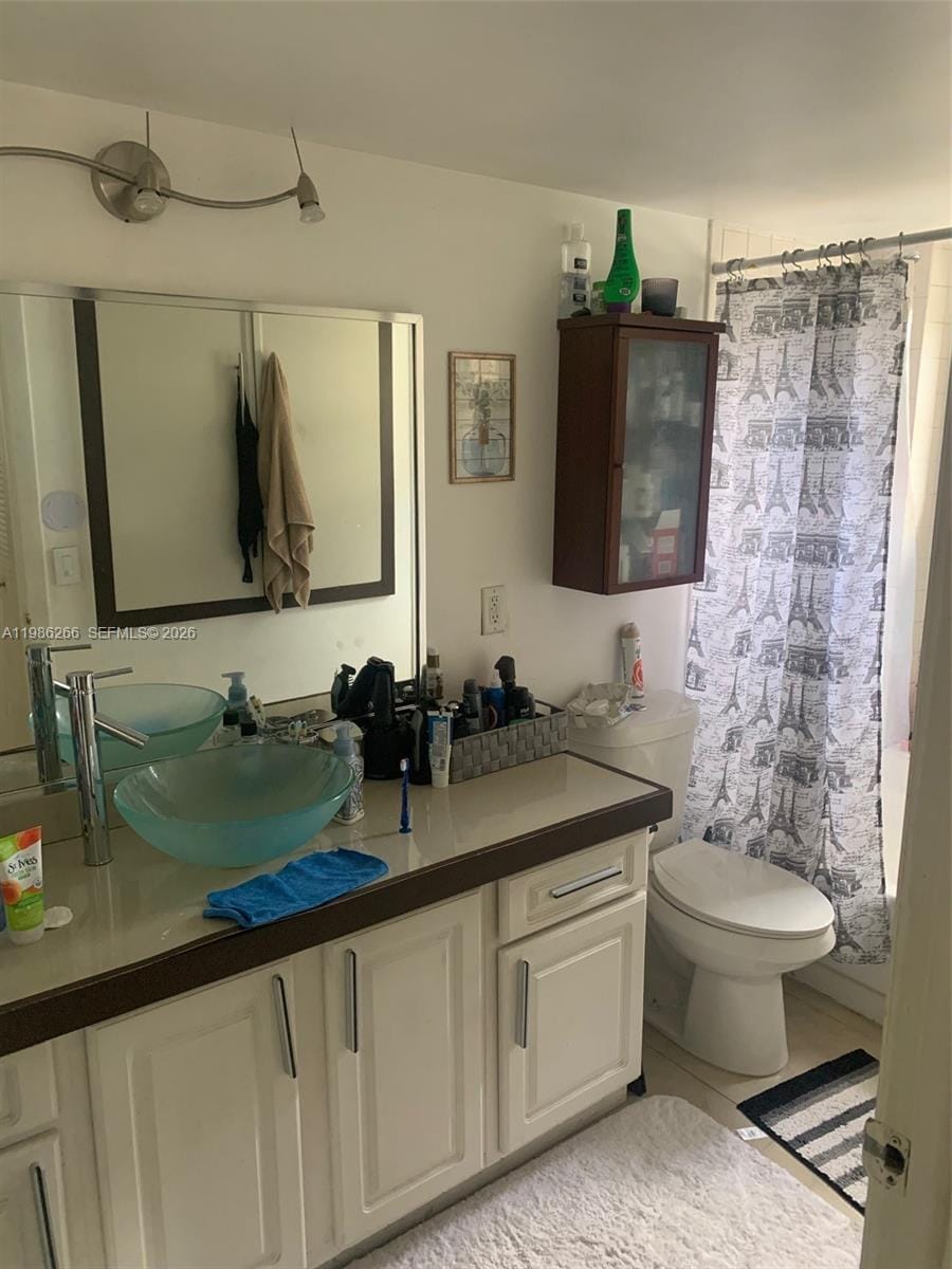 8215 Lake Drive 201, Doral, FL 33166 photo 8
