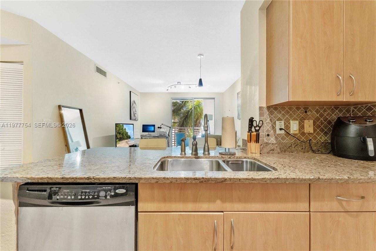 1830 Radius Drive 418, Hollywood, FL 33020 photo 5