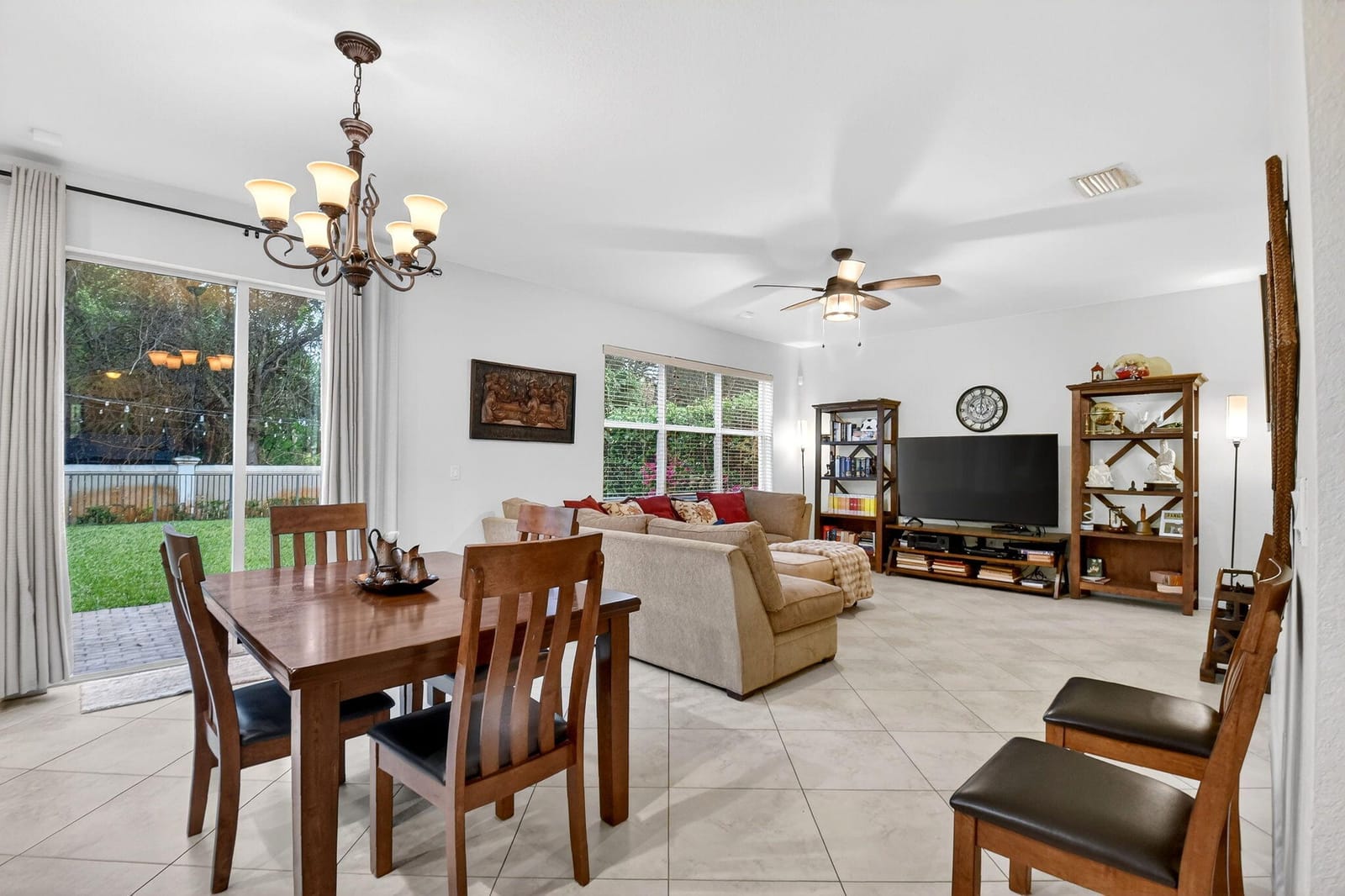 4652 Capital Drive, Lake Worth, FL 33463 photo 2