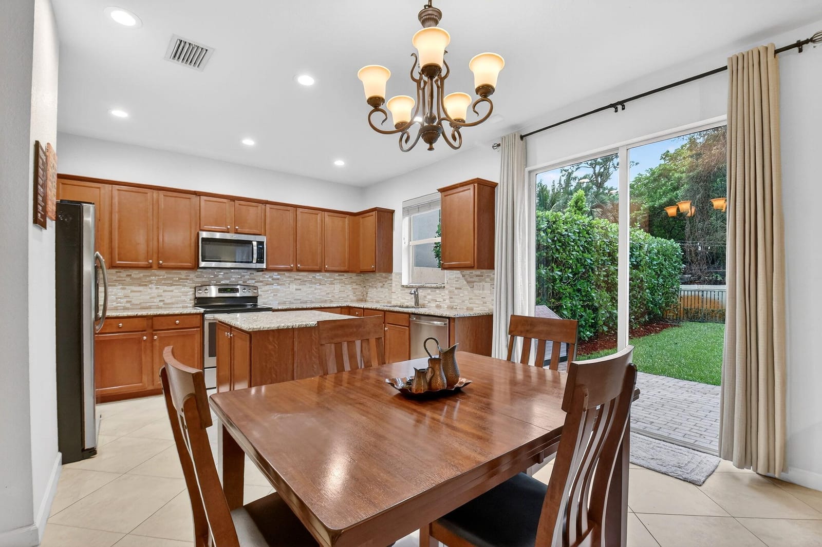 4652 Capital Drive, Lake Worth, FL 33463 photo 11