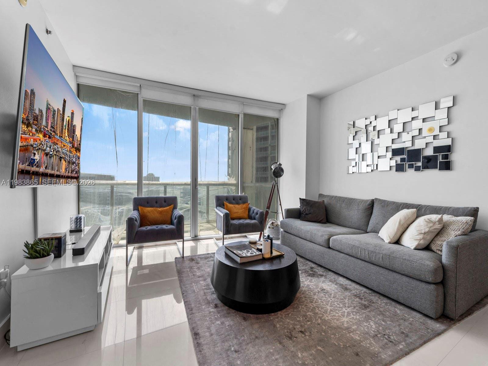 475 Brickell Avenue 2507, Miami, FL 33131 photo 3