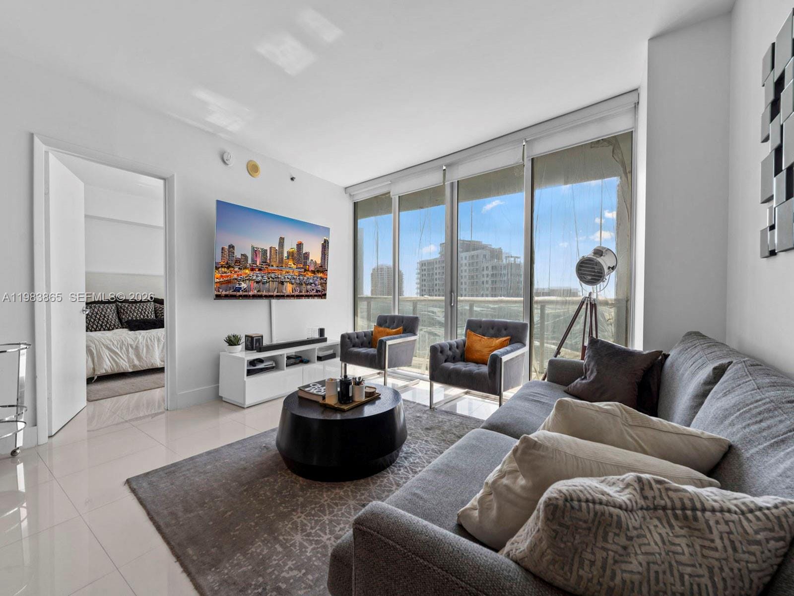 475 Brickell Avenue 2507, Miami, FL 33131 photo 4