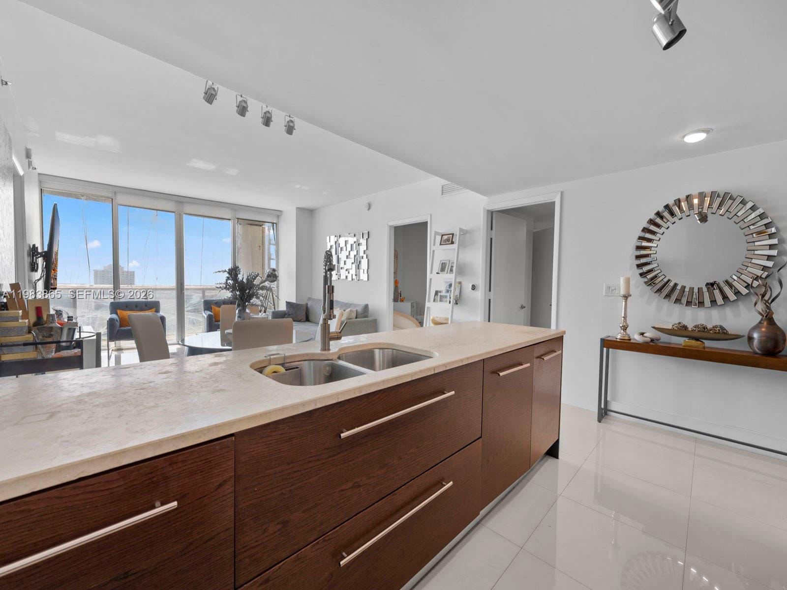 475 Brickell Avenue 2507, Miami, FL 33131 photo 9