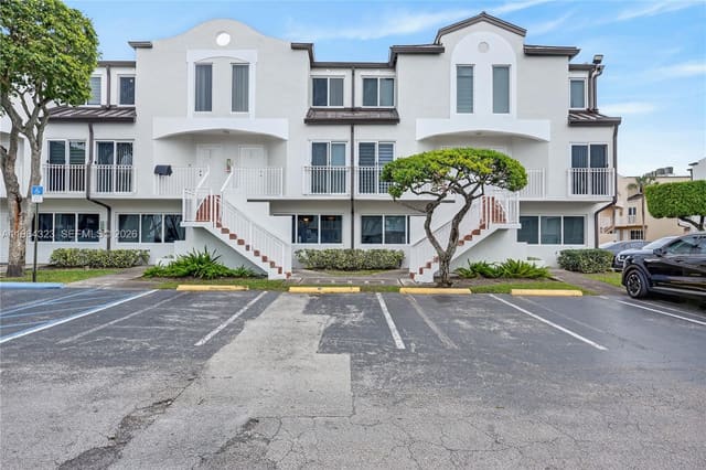 8670 NW 6th Lane 4109, sold in Coral Pointe Townhomes Co, Miami, FL