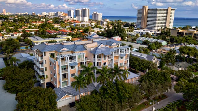 1931 Ne 2nd St 302, sold in Island Breeze at Deerfield Beach, Deerfield Beach, FL