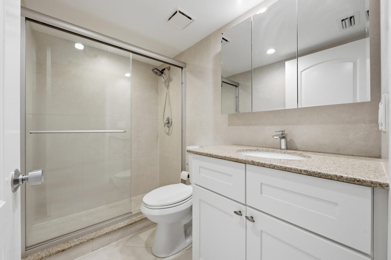108 Half Moon Circle F2, Hypoluxo, FL 33462 photo 17