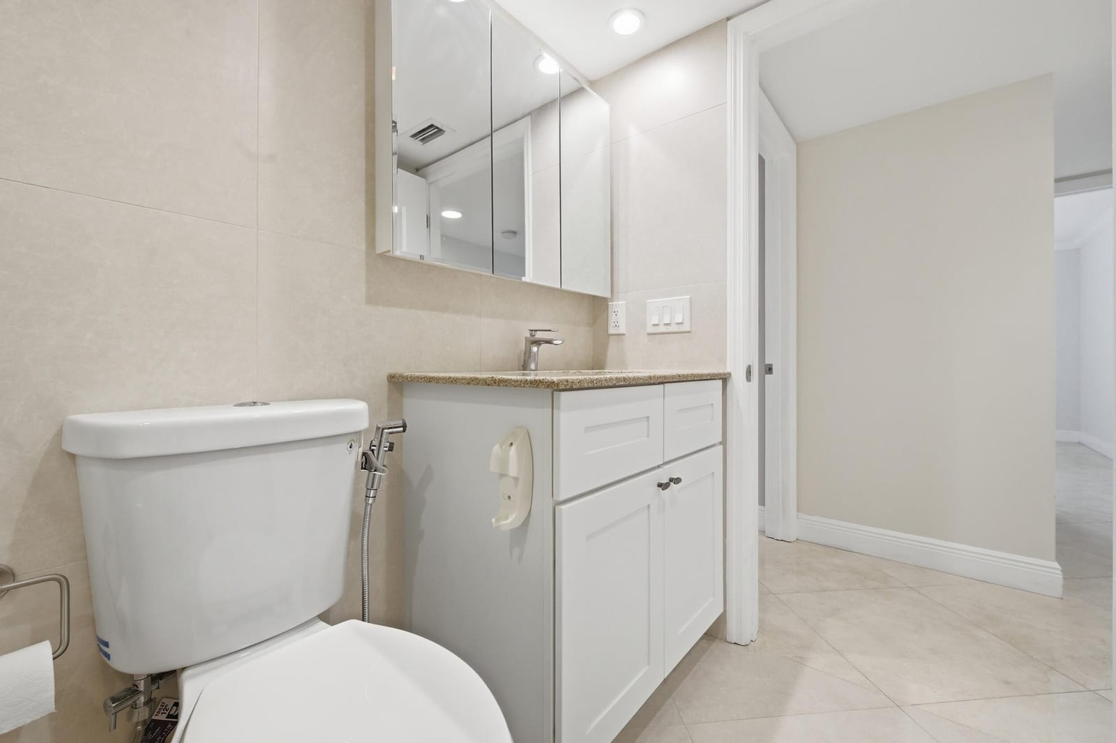 108 Half Moon Circle F2, Hypoluxo, FL 33462 photo 18