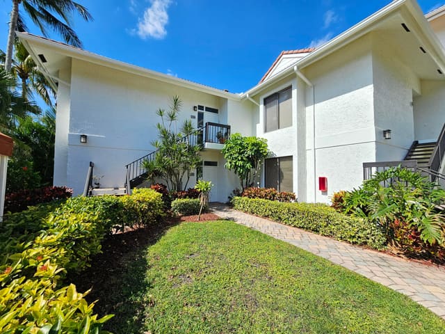 19235 Sabal Lake Drive, Boca Raton, FL 33434