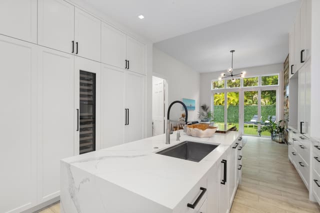 24 Grand Bay Estates Circle, Key Biscayne, FL 33149