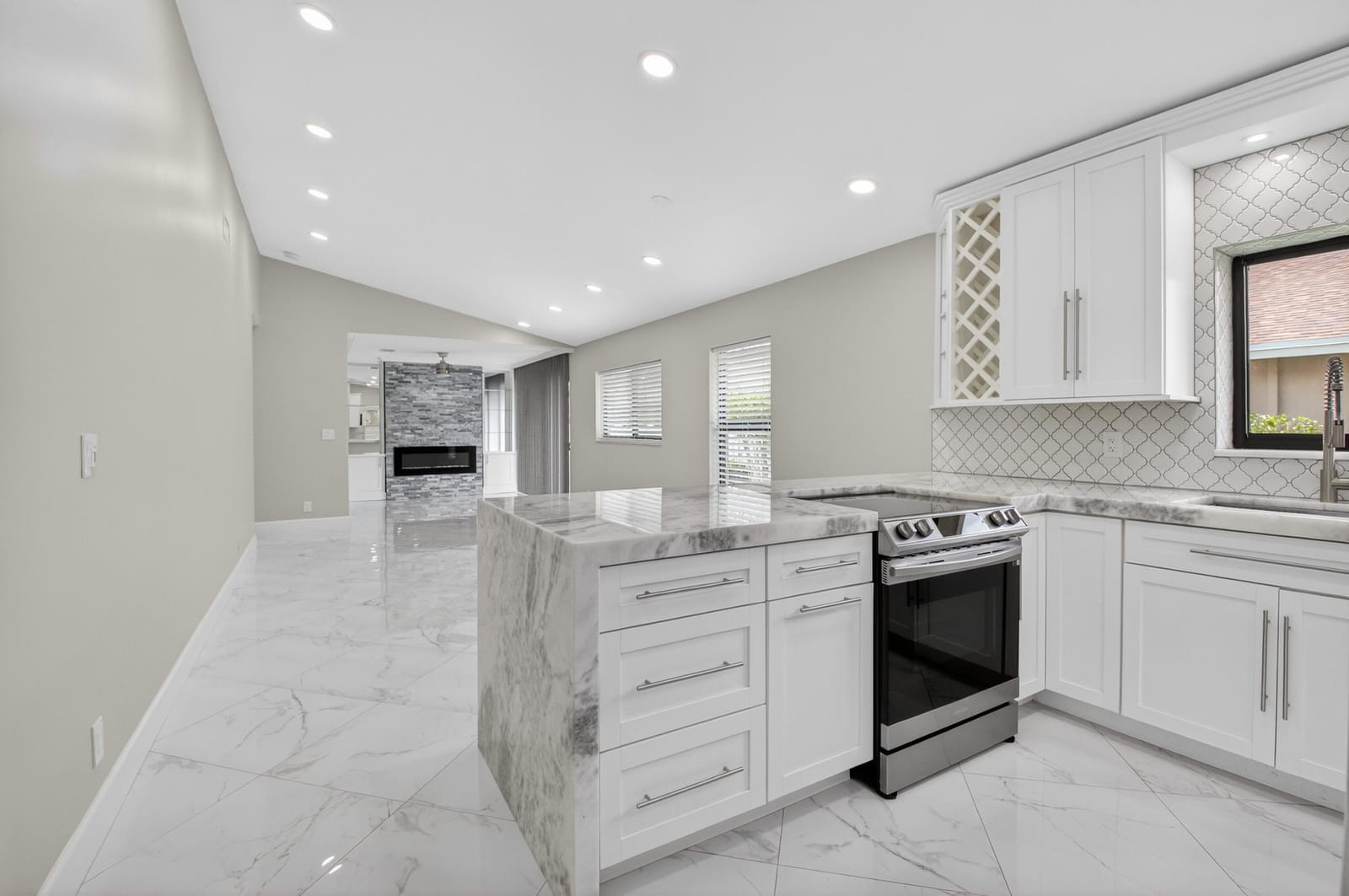 8216 Sweetbriar Way — photo 6