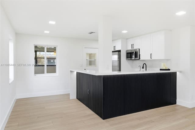921 N 32nd Avenue, sold in Breezy Manor Amended, Hollywood, FL