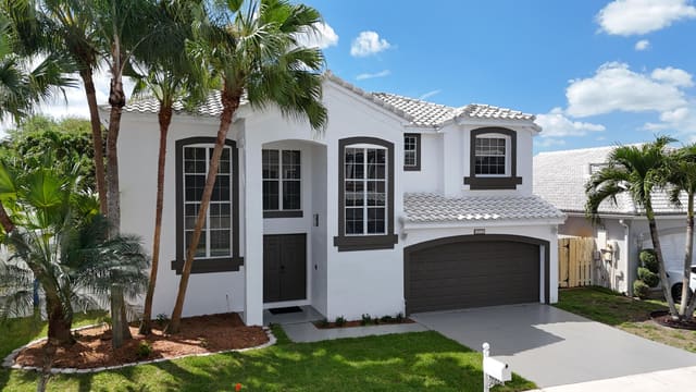 10372 SW 9th Lane, Pembroke Pines, FL 33025