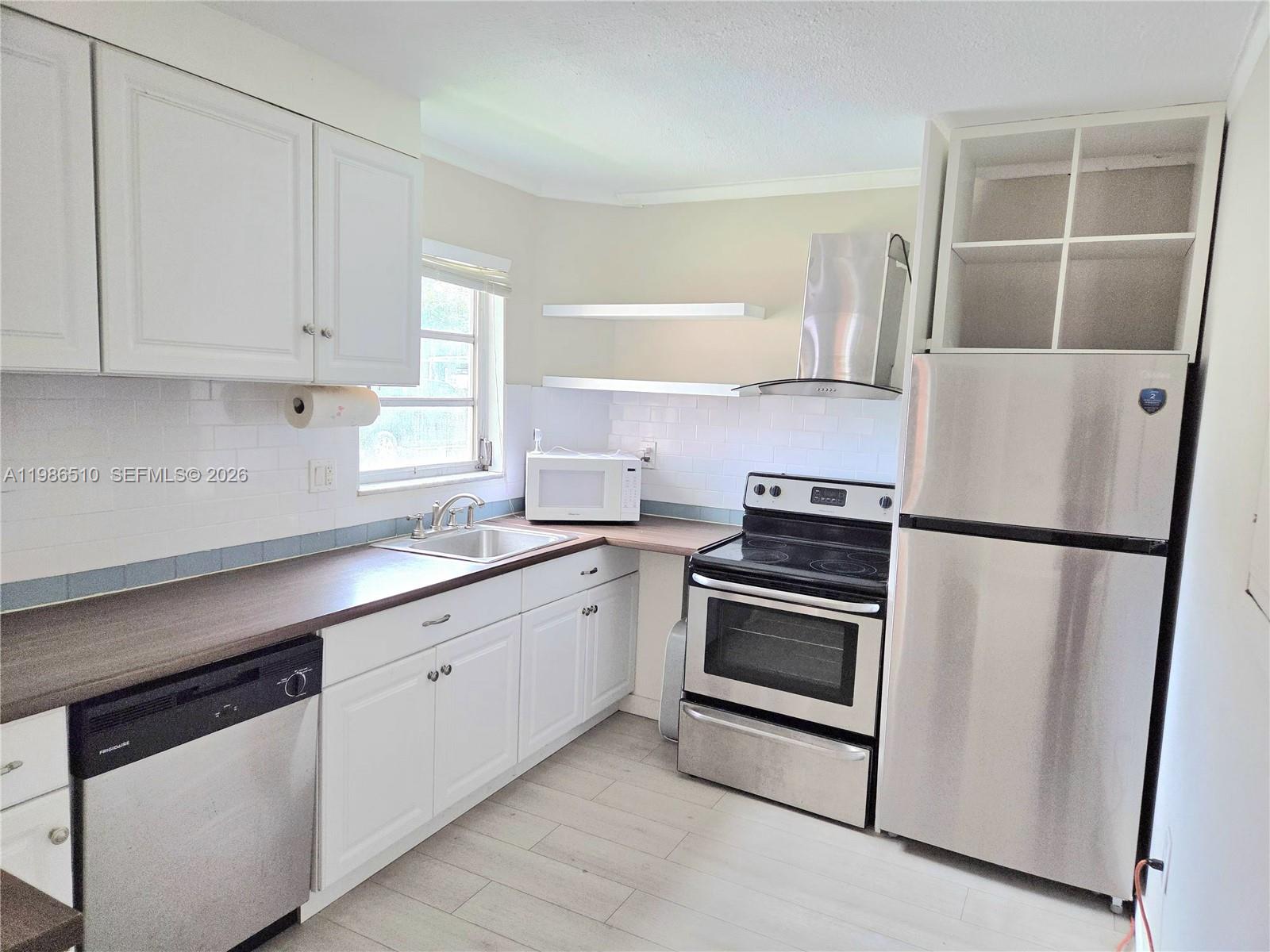 1700 NE 191st Street 100, Miami, FL 33179, Miami