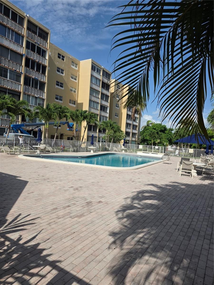 620 NE 12th Avenue 101, Hallandale Beach, FL 33009 photo 2