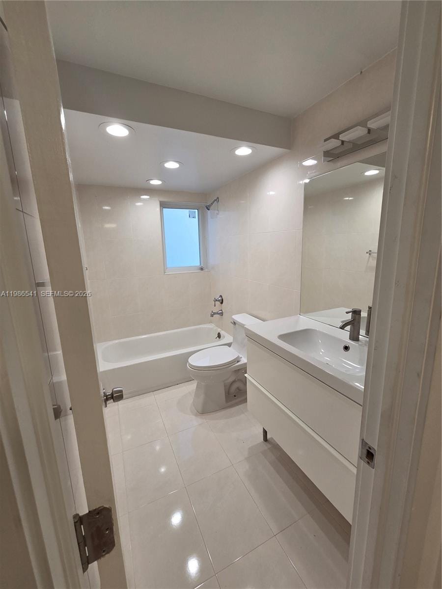 620 NE 12th Avenue 101, Hallandale Beach, FL 33009 photo 16