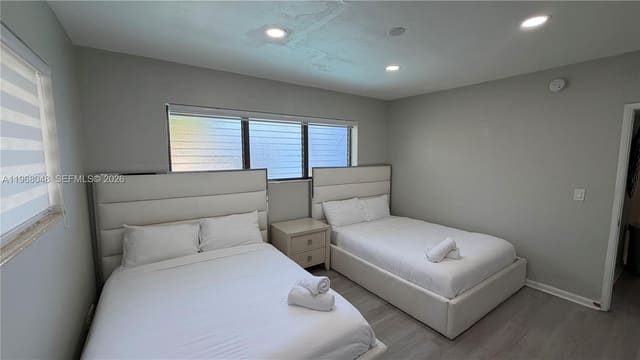 10004 E Bay Harbor Drive 10, Bay Harbor Islands, FL 33154