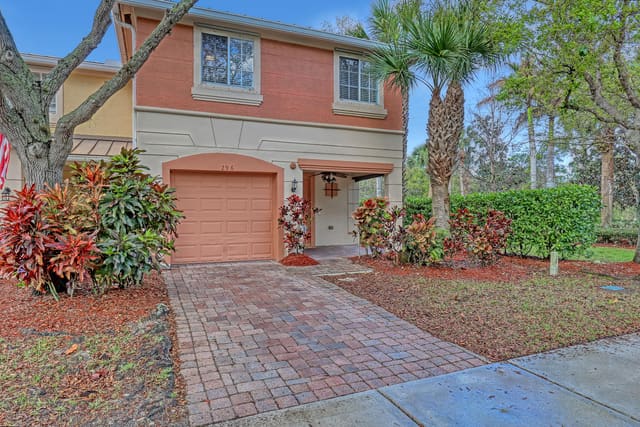 296 SE Bloxham Way, Stuart, FL 34997