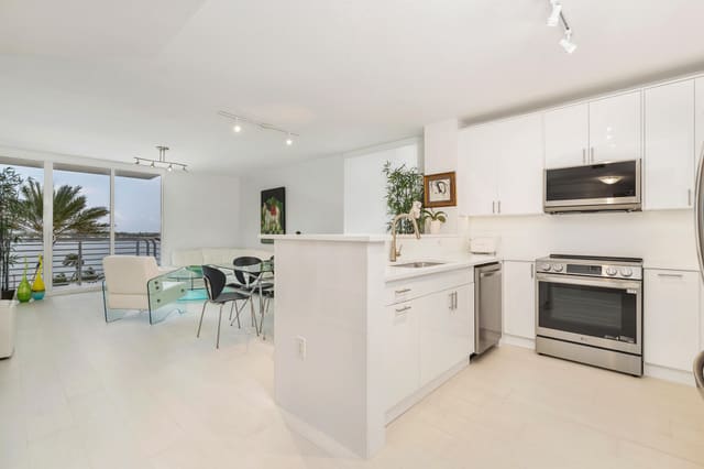 1551 N Flagler Drive 711, sold in Slade Condo, West Palm Beach, FL