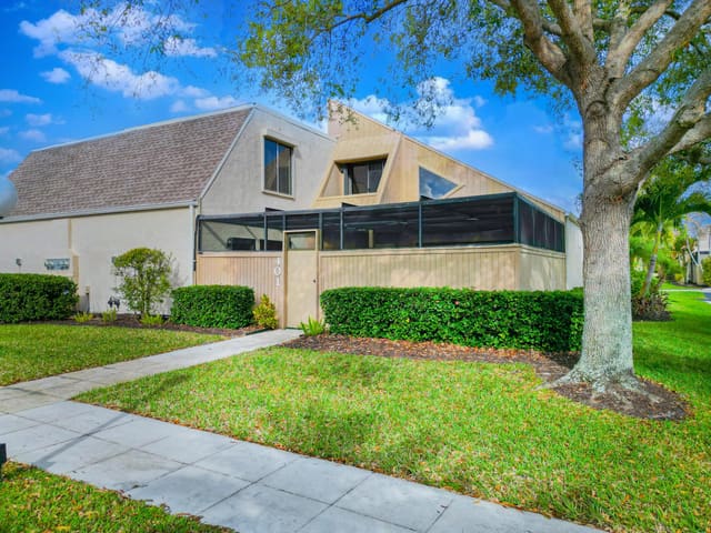 1100 SE Mitchell Avenue 401, sold in Tarpon Bay Villas, Port St Lucie, FL
