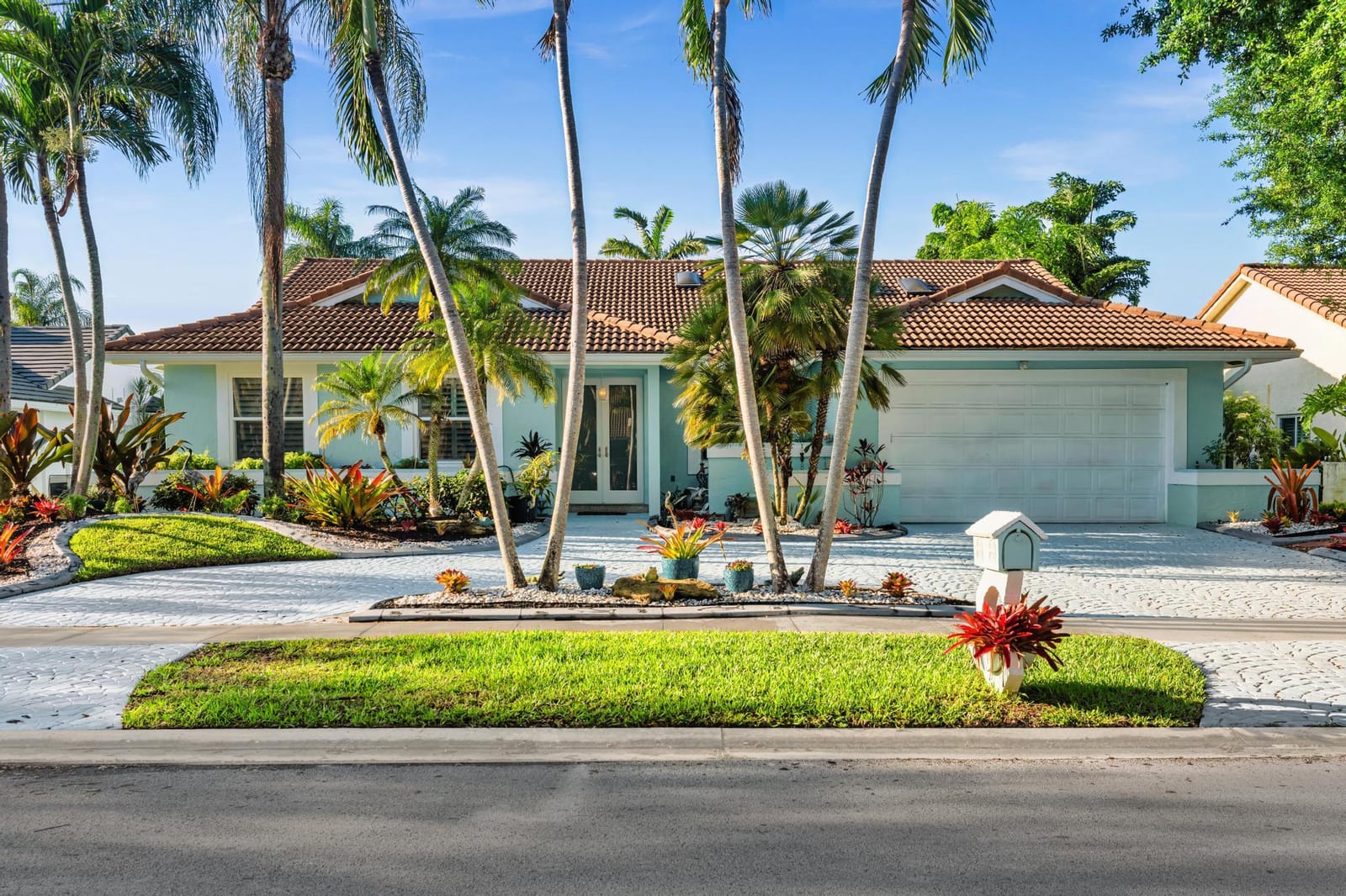 9254 NW 18th Street, Plantation, FL 33322