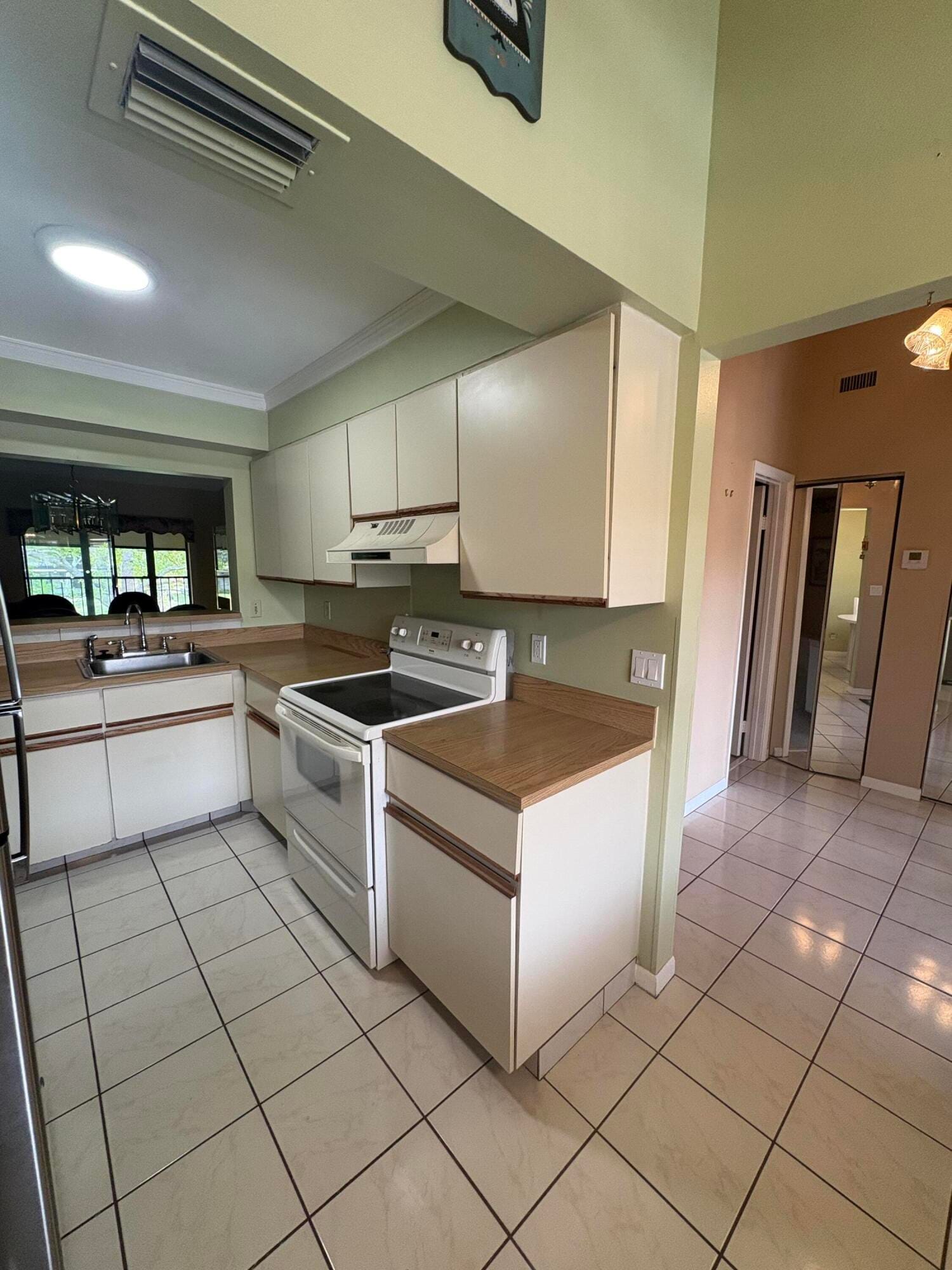 7831 Willow Spring Drive 526 — photo 8