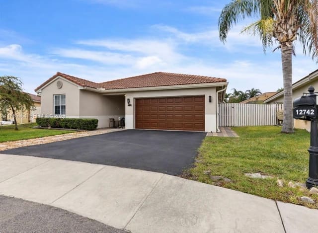 12742 NW 11th Place, Sunrise, FL 33323