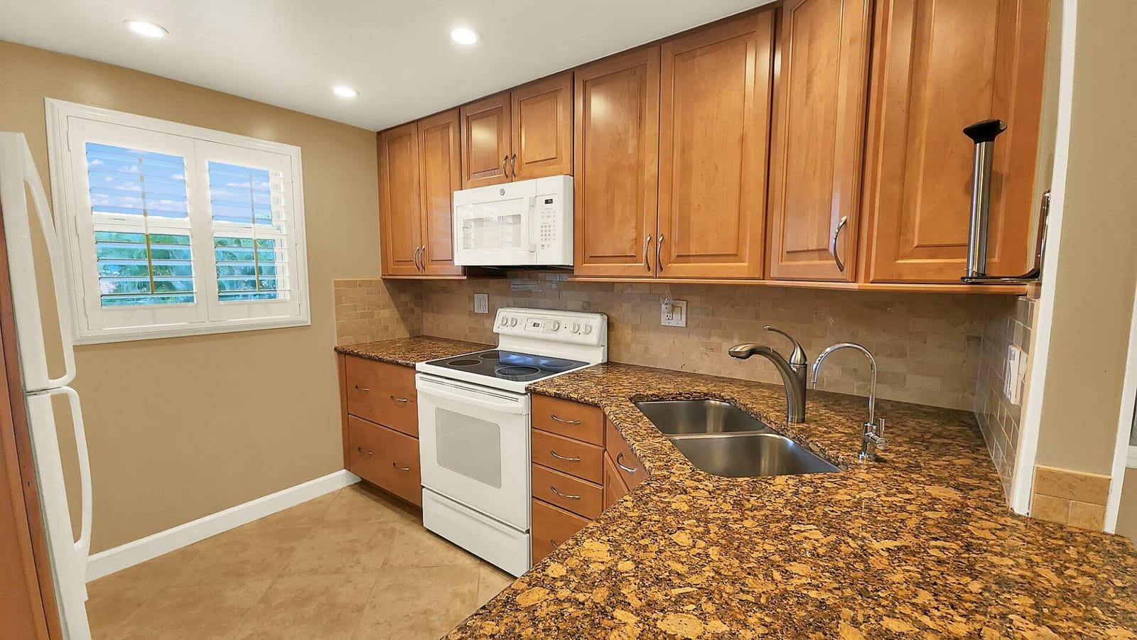 1541 S Ocean Boulevard 211 — photo 11