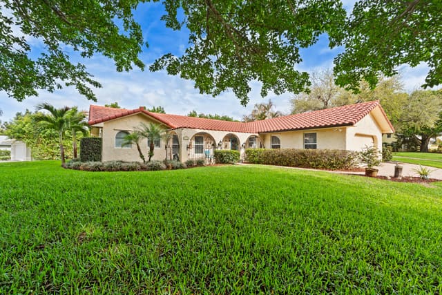 4176 SE Fairway Court, Yacht & Country Club Of Stuart, Stuart, FL