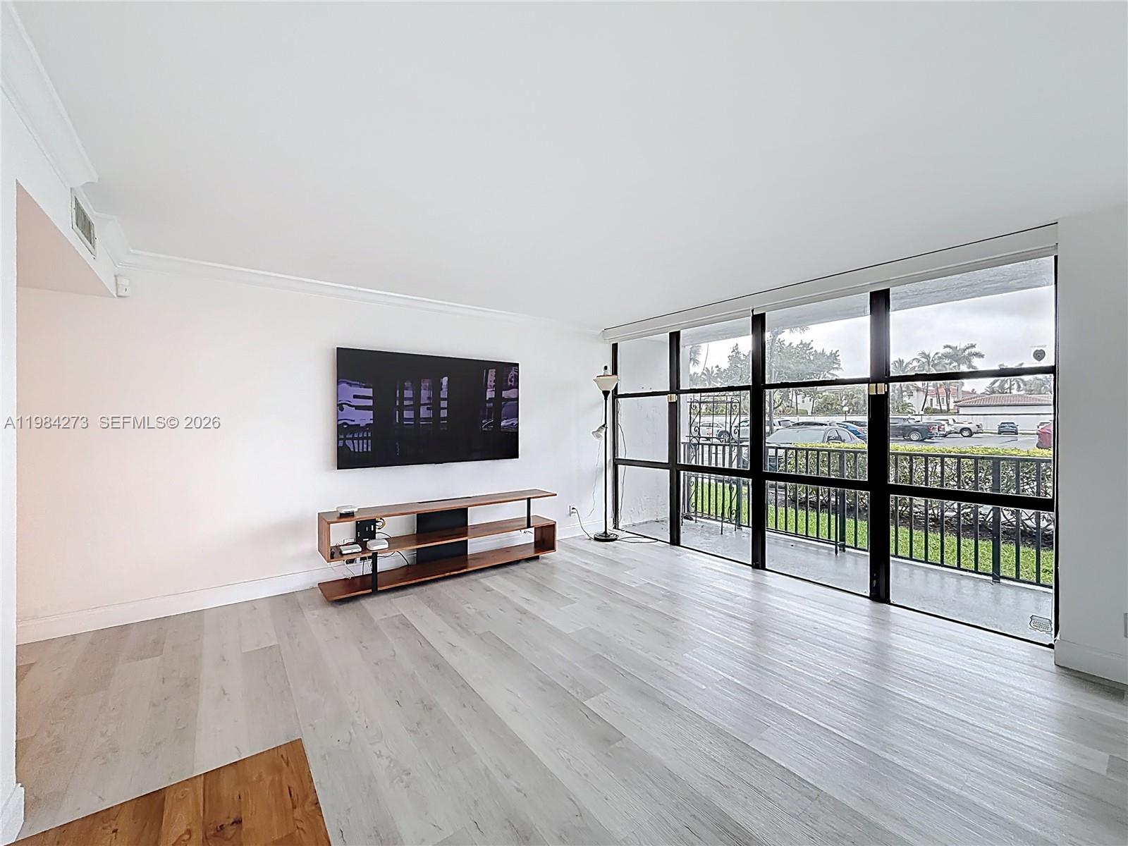 1000 Parkview Drive 121 — photo 11