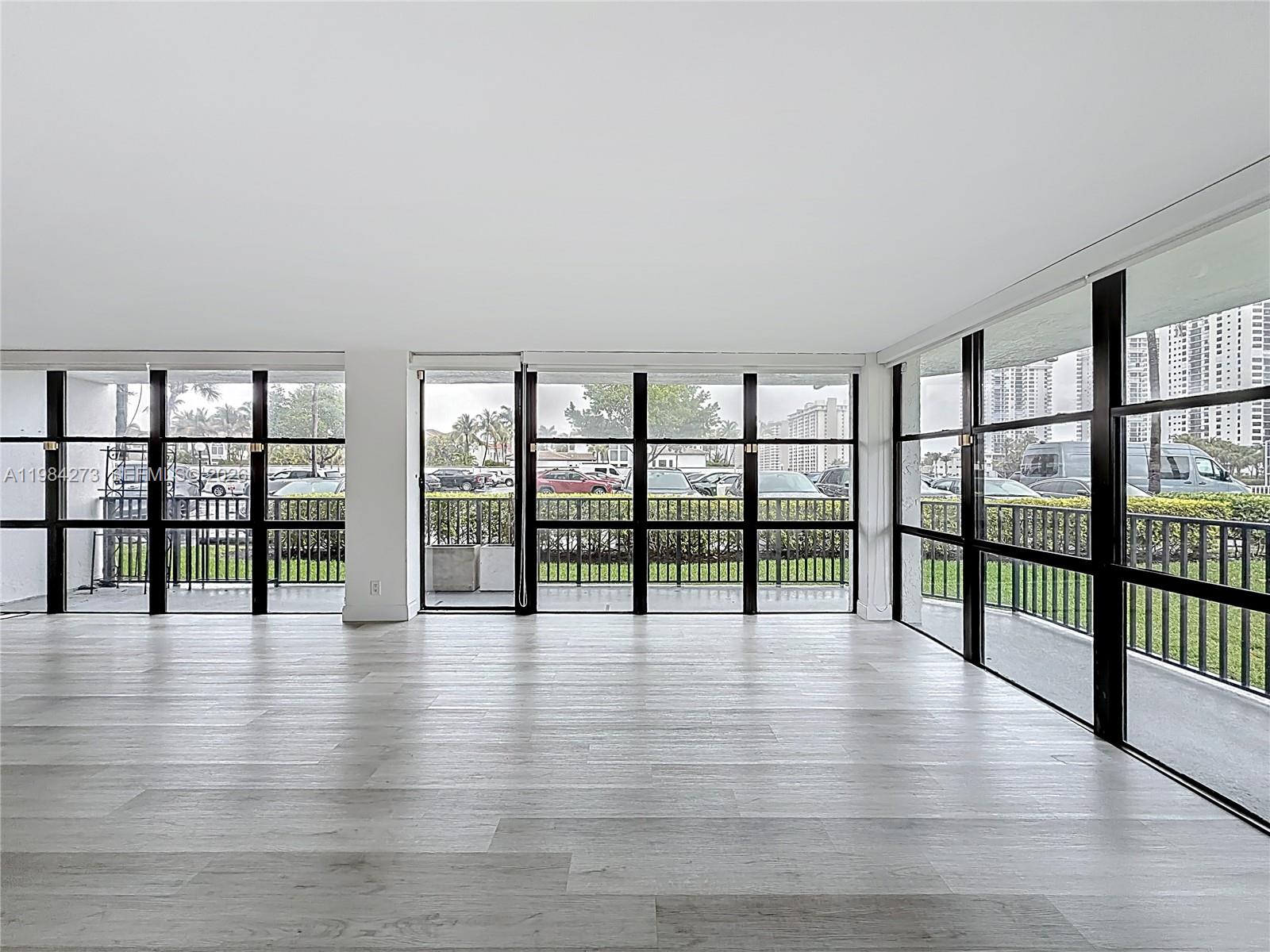 1000 Parkview Drive 121 — photo 12