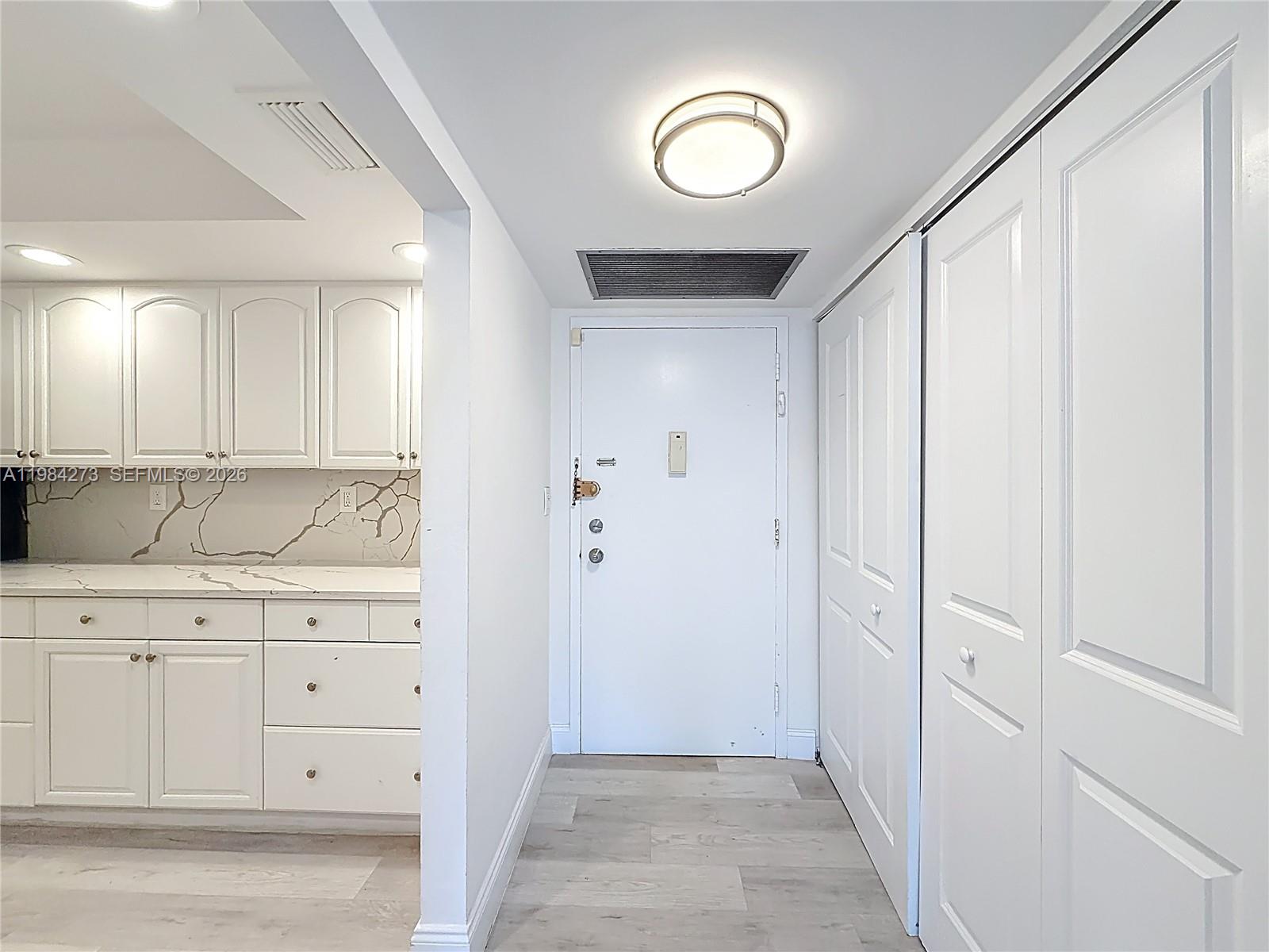 1000 Parkview Drive 121 — photo 8