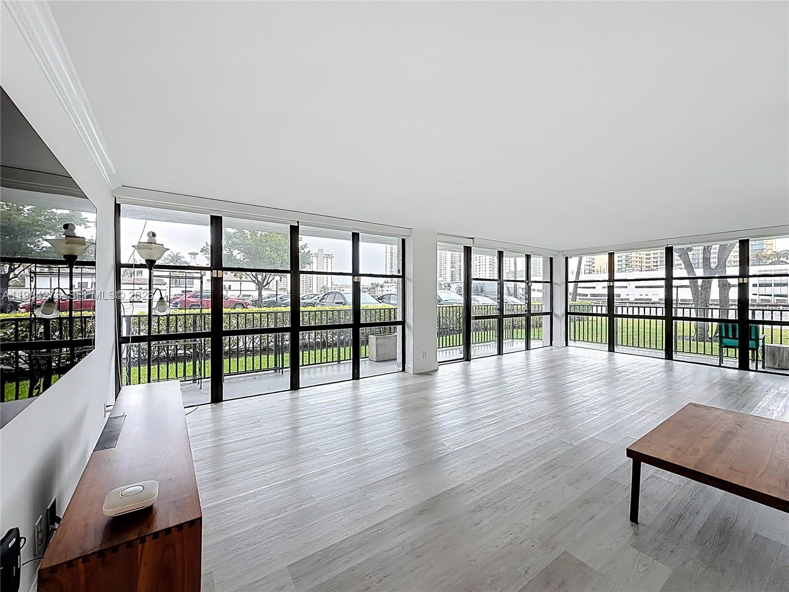1000 Parkview Drive 121 — photo 9